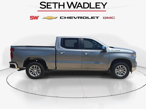 Used 2023 Chevrolet Silverado 1500 LT AWD/4WD image 8