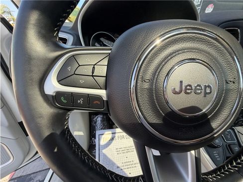 Used 2020 Jeep Compass Latitude AWD/4WD image 29