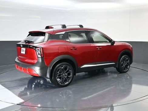 Used 2025 Nissan Kicks SR image 3