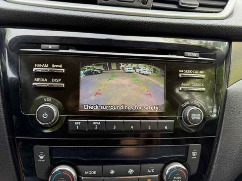 Used 2016 Nissan Rogue SV FWD image 15