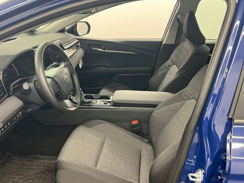 Used 2026 Toyota Camry LE image 8