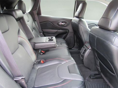 Used 2022 Jeep Cherokee Trailhawk w/ Premium Leather Package image 36