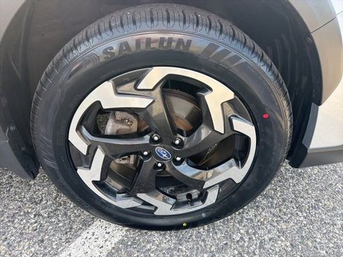 Used 2023 Subaru Crosstrek 2.5i Limited w/ Moonroof Package image 18