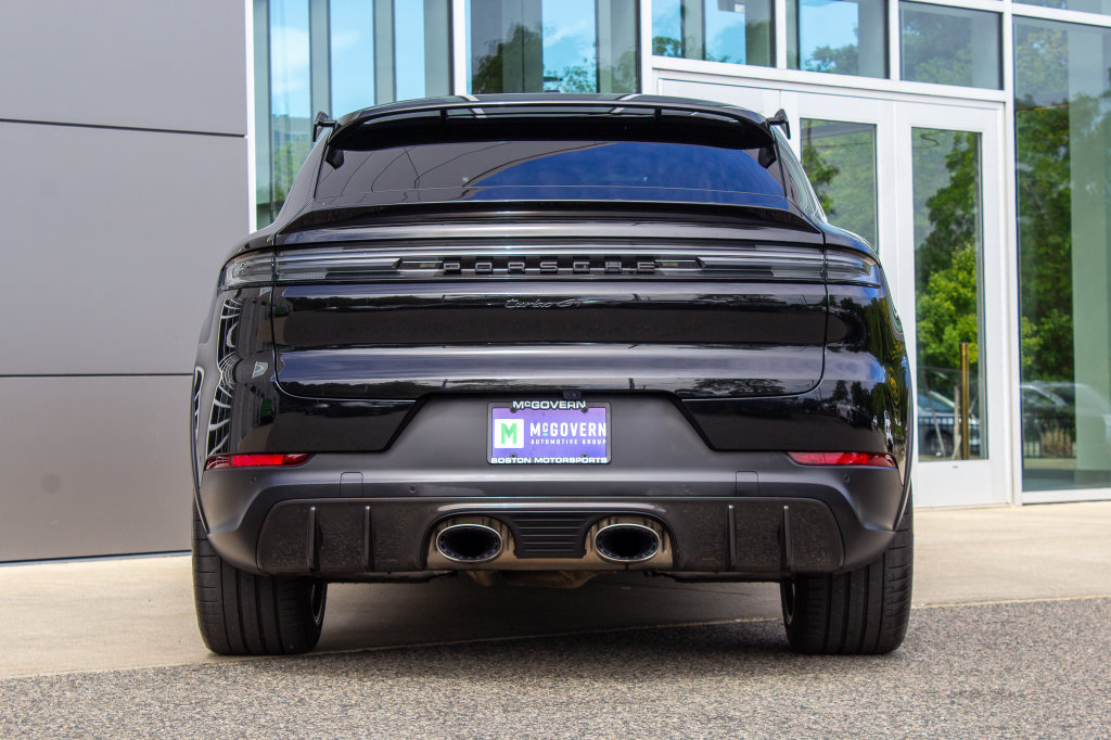Used 2024 Porsche Cayenne Turbo GT AWD/4WD image 9