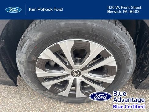 Used 2022 Toyota Prius LE image 11