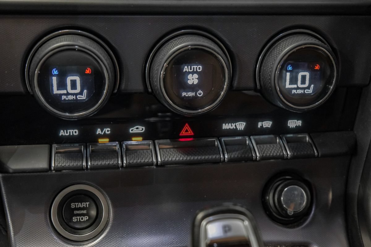 Used 2019 Jaguar F-TYPE R AWD/4WD image 25