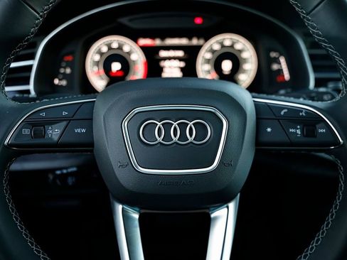 Used 2025 Audi Q7 3.0T Premium Plus image 33