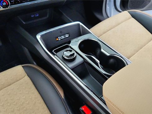 New 2026 Chevrolet Equinox ACTIV FWD image 36
