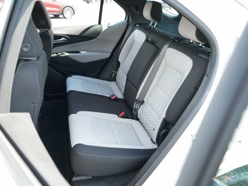 Used 2022 Chevrolet Equinox LS FWD image 8