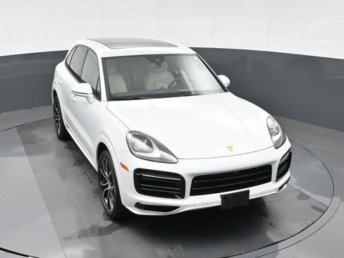 Certified 2023 Porsche Cayenne AWD/4WD image 32