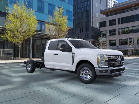 New 2025 Ford F350 XL w/ XL Chrome Package RWD image 7