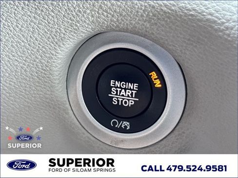 Used 2023 Chrysler Pacifica Limited FWD image 35