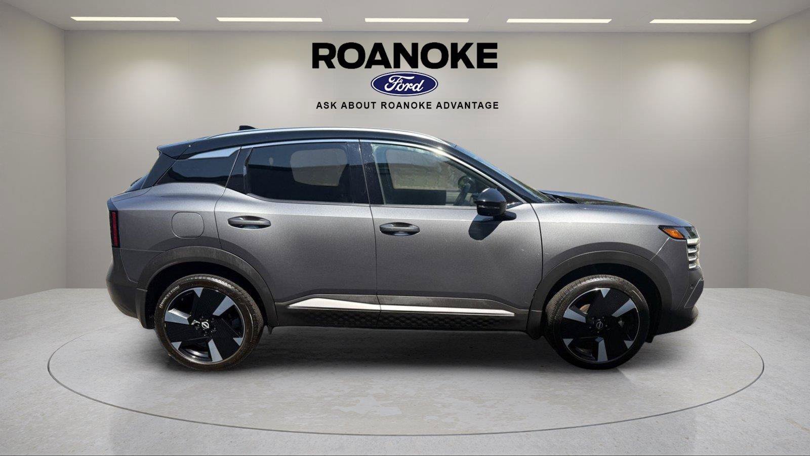 Used 2025 Nissan Kicks SR AWD/4WD image 8