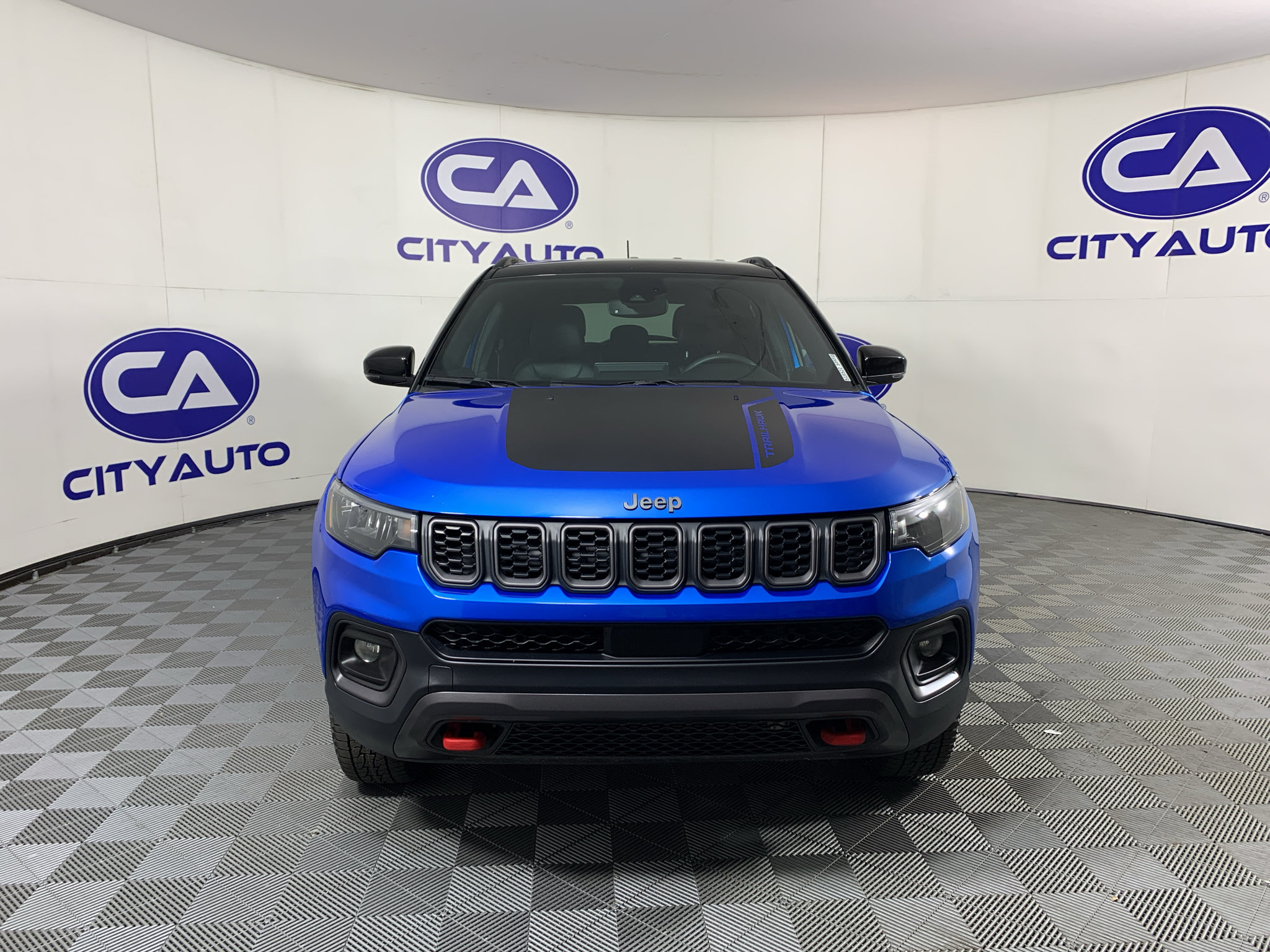 Used 2025 Jeep Compass Trailhawk AWD/4WD image 9