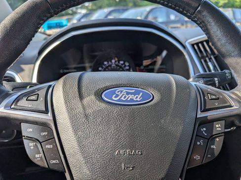 Used 2018 Ford Edge Titanium w/ Cold Weather Package AWD/4WD image 25