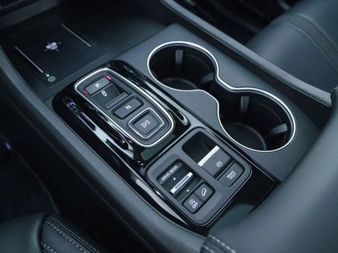 Used 2025 Honda Pilot Touring image 38
