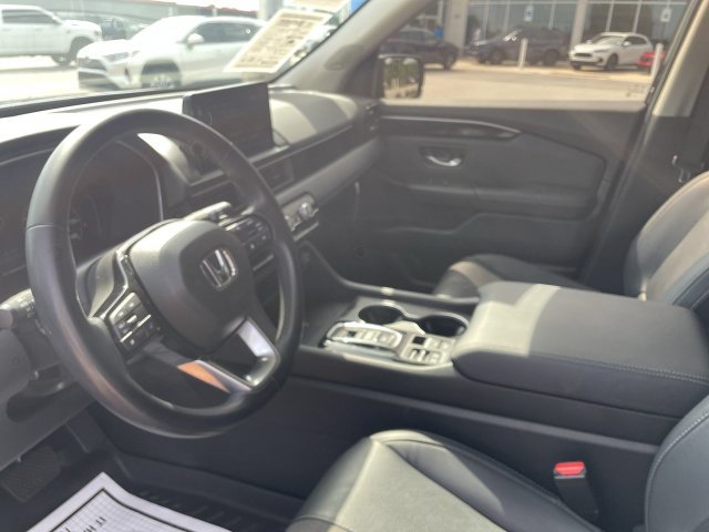 Certified 2025 Honda Pilot Touring image 14