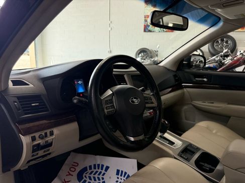 Used 2014 Subaru Legacy 2.5i Limited w/ Moonroof Package AWD/4WD image 9