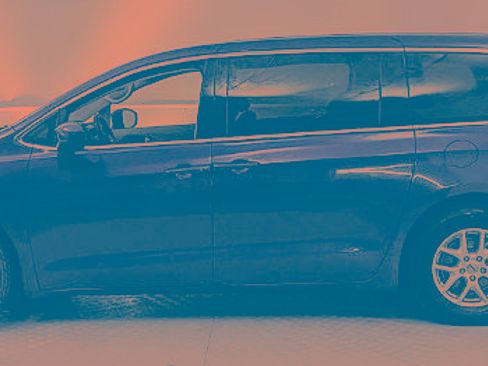 Used 2023 Chrysler Voyager LX FWD image 5