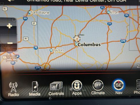 Used 2017 Jeep Cherokee Overland w/ Technology Group image 21