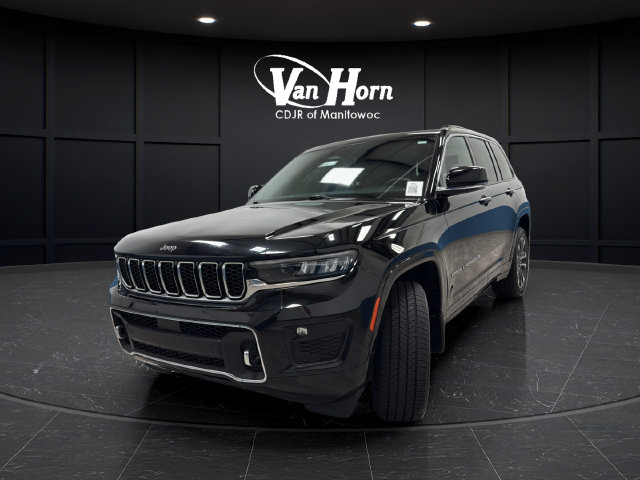 Used 2022 Jeep Grand Cherokee Overland w/ Luxury Tech Group IV AWD/4WD image 3