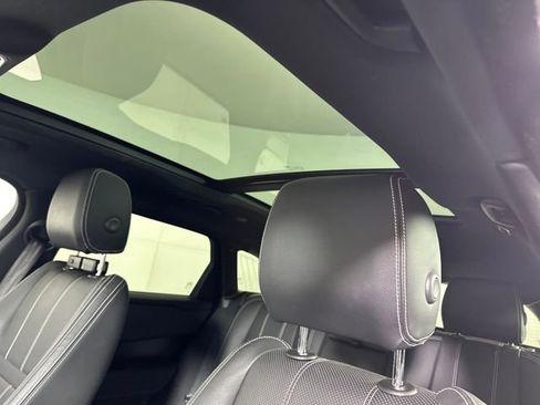 Used 2022 Land Rover Range Rover Velar R-Dynamic S image 12