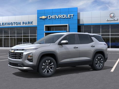 New 2026 Chevrolet Equinox LT image 2