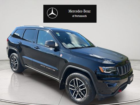 Used 2020 Jeep Grand Cherokee Trailhawk w/ Premium Lighting Group AWD/4WD image 7
