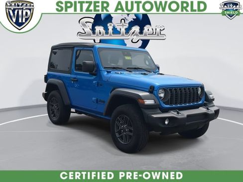 Used 2025 Jeep Wrangler Sport AWD/4WD image 2