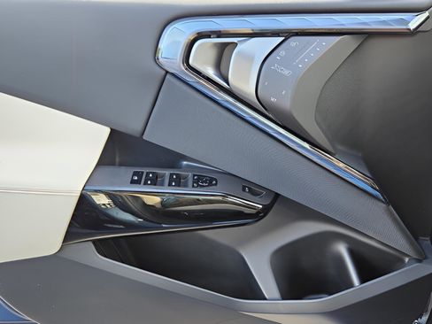 New 2026 BMW X3 xDrive30 w/ M Sport Package image 25