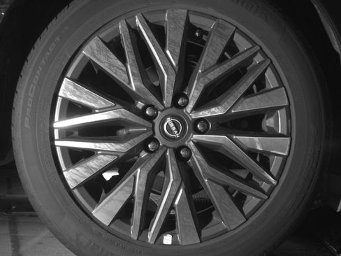 Used 2025 Nissan Altima 2.5 SV FWD image 15