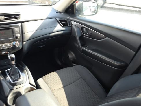 Used 2019 Nissan Rogue S FWD image 26