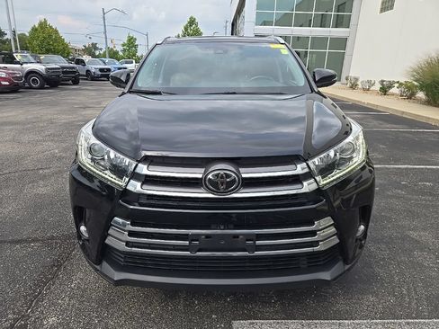 Used 2018 Toyota Highlander Limited Platinum AWD/4WD image 3