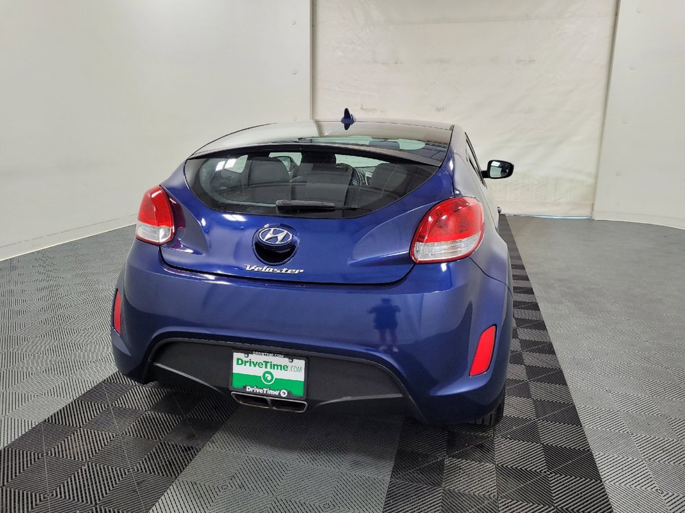 Used 2017 Hyundai Veloster FWD image 7