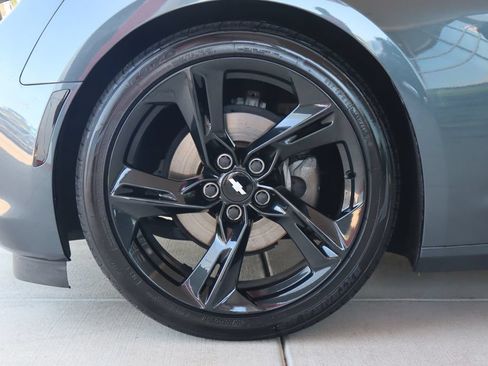 Used 2020 Chevrolet Camaro LT RWD image 5