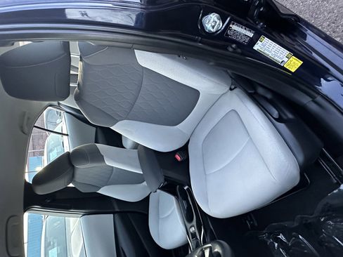 Used 2021 Toyota Corolla LE w/ LE Convenience Package FWD image 6