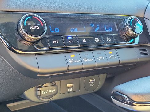 Used 2025 Hyundai Elantra Sport image 26