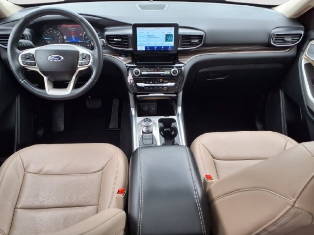 Used 2022 Ford Explorer Limited w/ Equipment Group 301A AWD/4WD image 12