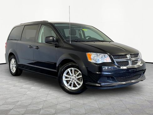 Used 2015 Dodge Grand Caravan SXT FWD image 3