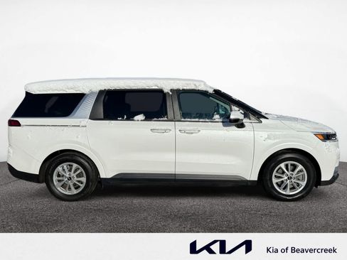 Used 2024 Kia Carnival LX image 6