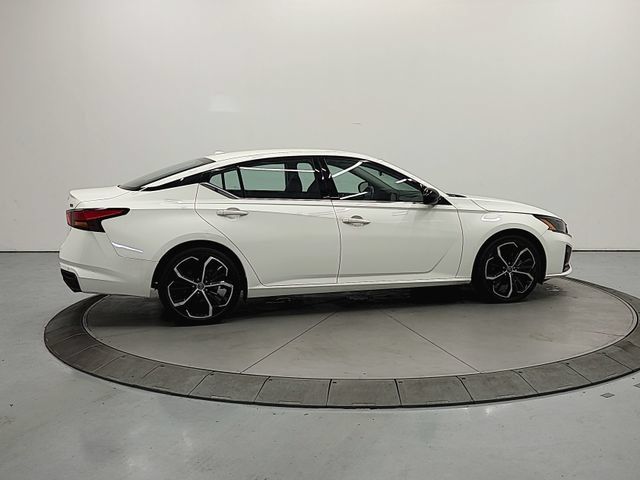 Used 2024 Nissan Altima 2.5 SR FWD image 8