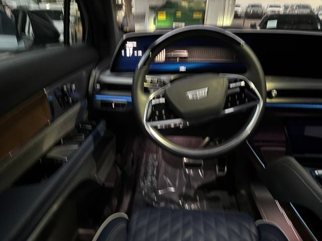 Certified 2026 Cadillac Vistiq Premium Luxury AWD/4WD image 32