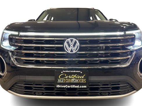 Used 2025 Volkswagen Atlas SE image 10