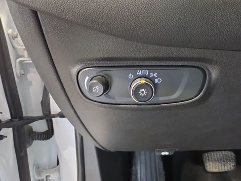 Used 2024 Chevrolet Equinox LS FWD image 19