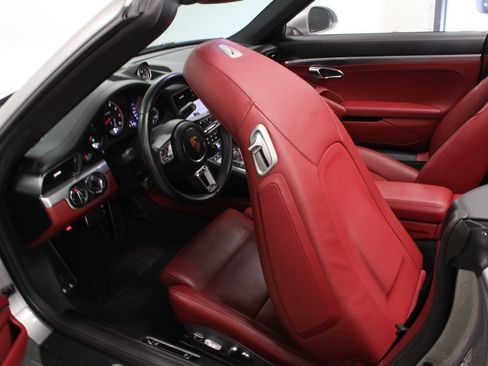 Certified 2018 Porsche 911 Turbo AWD/4WD image 33