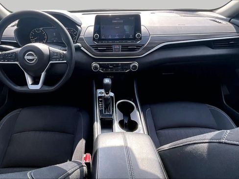 Used 2024 Nissan Altima 2.5 SV FWD image 14