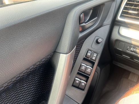 Used 2017 Subaru Forester 2.5i Premium w/ All-Weather Package image 18