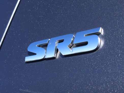 Used 2016 Toyota Tundra SR5 w/ SR5 Upgrade Package image 27