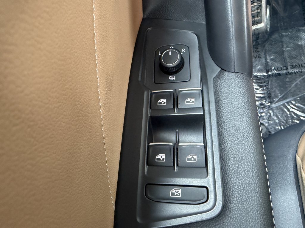 Used 2024 Volkswagen Tiguan SE R-Line FWD image 26