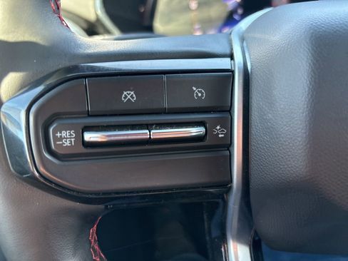 Used 2023 Chevrolet Colorado Z71 w/ Z71 Convenience Package 2 image 32